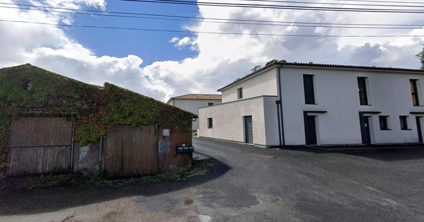 Du Vignoble A L'atlantique - Montifault Du 2 Au 3 Pieces Apartment