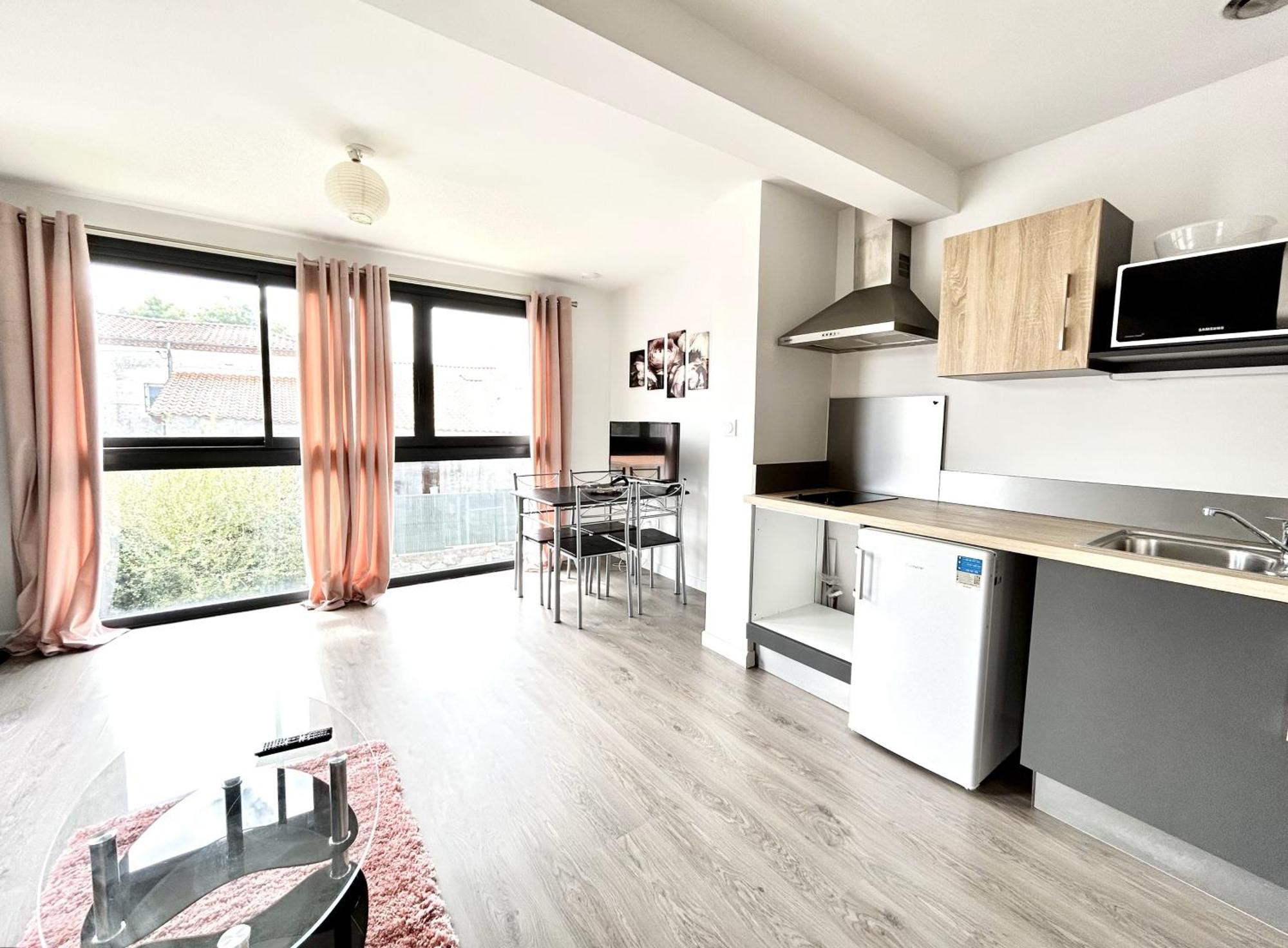 Du Vignoble A L'atlantique - Montifault Du 2 Au 3 Pieces Apartment Le Pallet